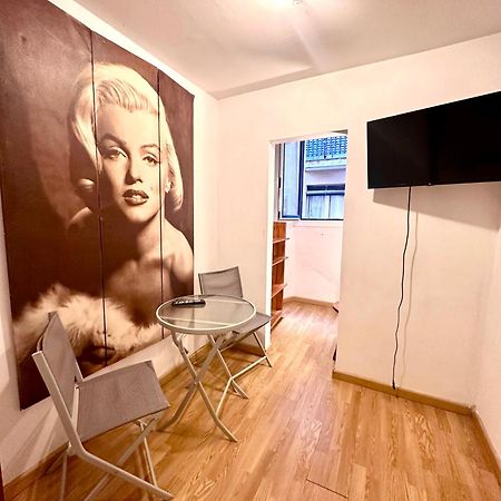 Private Rooms In City Center Barcelona Kültér fotó