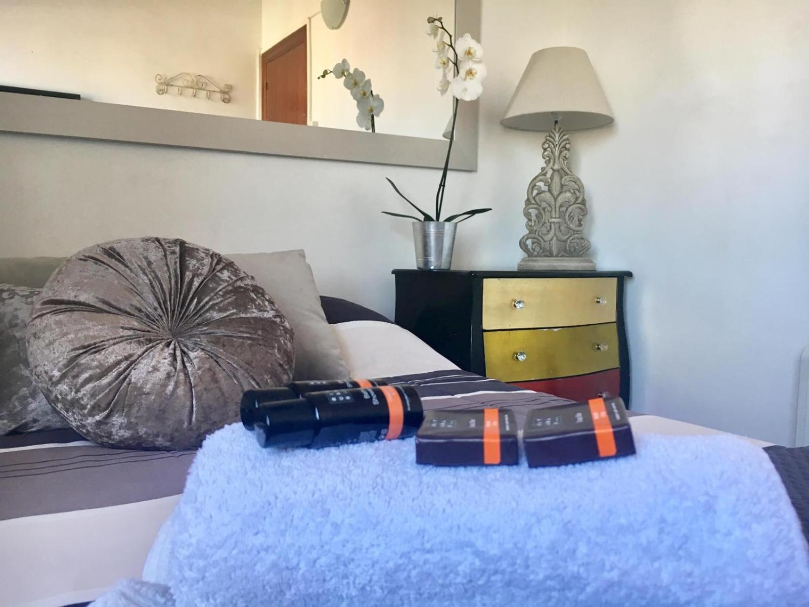 Private Rooms In City Center Barcelona Kültér fotó