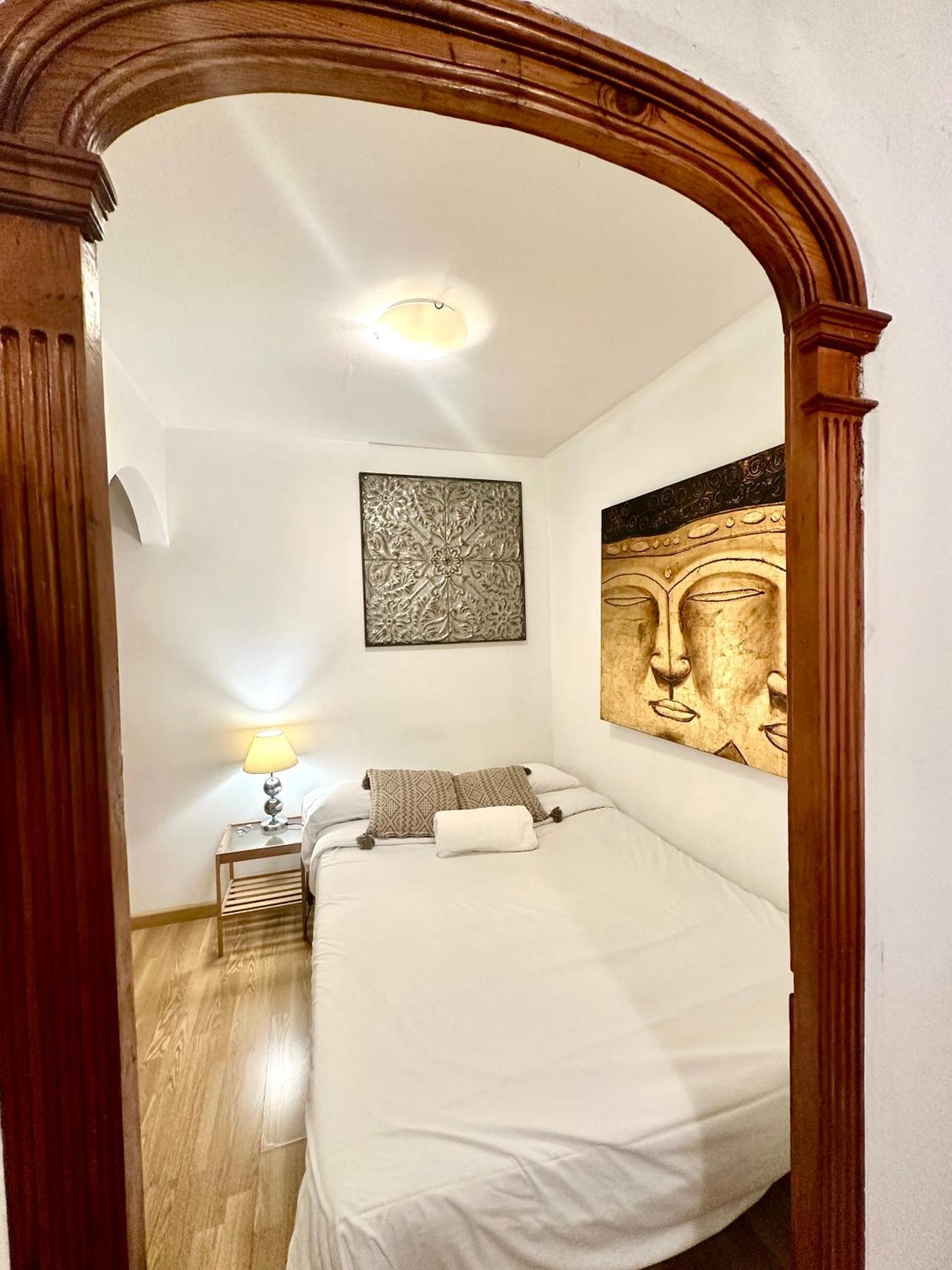 Private Rooms In City Center Barcelona Kültér fotó